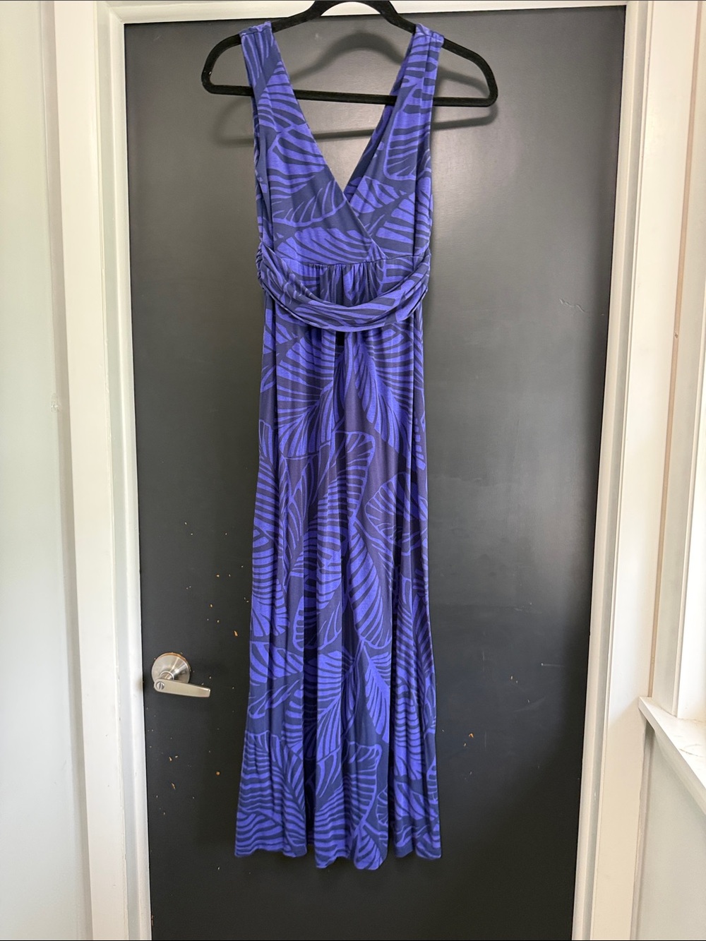 Boden Sleeveless V-Neck Maxi Dress in Deep Blue Leaf Print - Picture 3 of 3